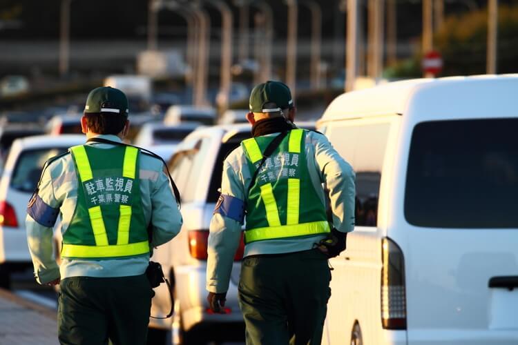 知って得する！ 駐車監視員の業務内容とは？ - 働き方を選ぶ - ミドル ...